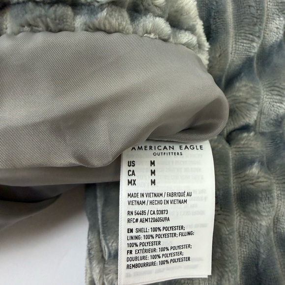 American Eagle Plush Puffer Jacket – Gray – Size M – NWT - Picture 11 of 11